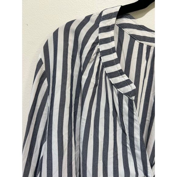 Old Navy striped blouse size L blue and white v neck lightweight - Picture 2 of 8